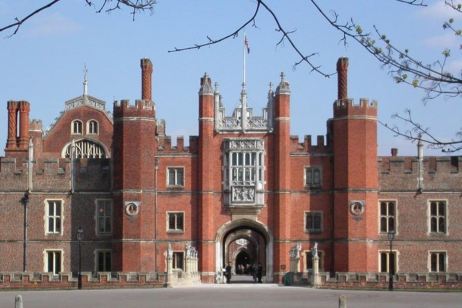 hampton-court-palace-private-tour-secrets-of-henry-viii