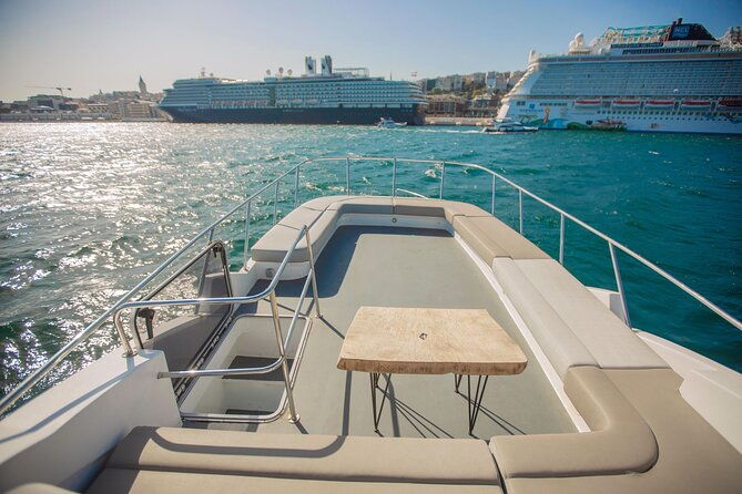 istanbul-private-luxury-yacht-on-bosphorus-14-mt-46feet