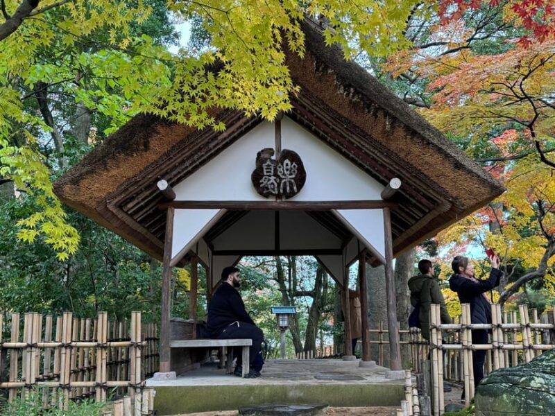 kanazawa-half-day-private-tour-garden-castle-geisha