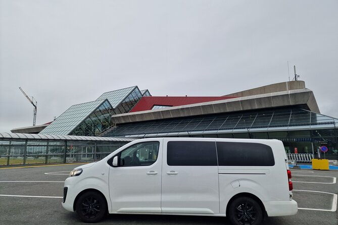 keflavik-airport-private-transfer-round-trip