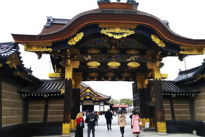 kyoto-imperial-palace-and-nijo-castle-walking-tour