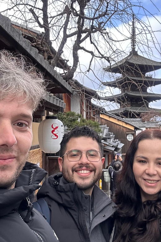 kyoto-tour-in-spanish-sanjusangendo-kiyomizudera-yasaka-ginkakuji