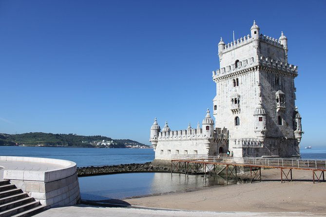 lisbon-downtown-alfama-with-a-guide-walking-tour
