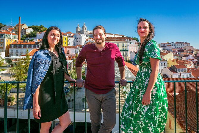 lisbon-private-photo-shoot-and-tour-in-alfama