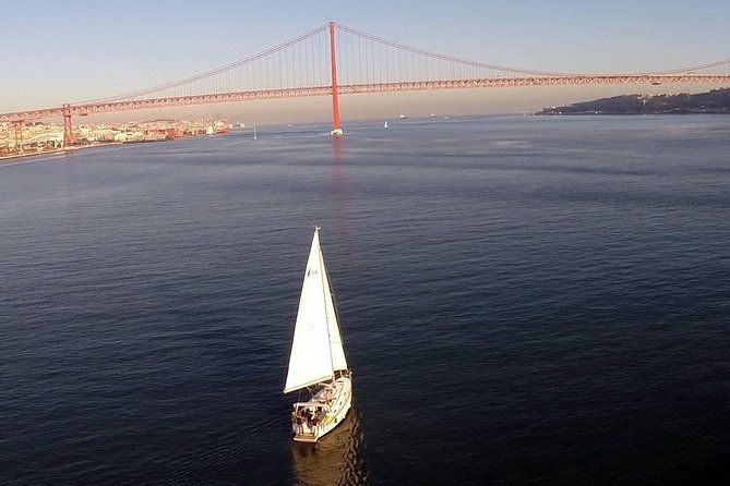 lisbon-private-sailing-cruise-drink-included-options-2h-3h-4h-6h-or-8h