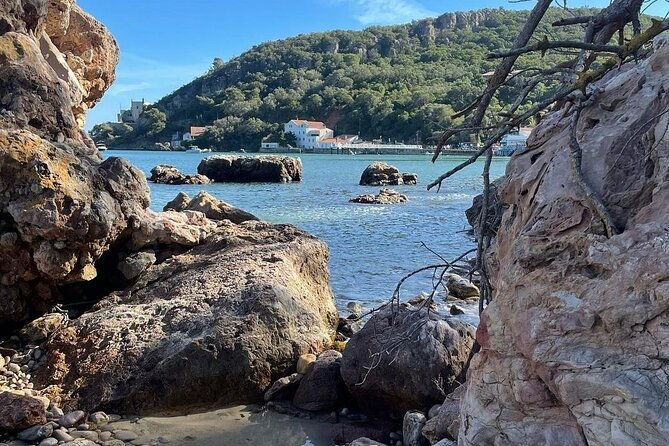 lisbon-tour-to-setubal-mountains-and-sea-with-wine-tasting