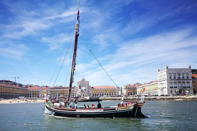 lisbon-traditional-boats-express-cruise-45min