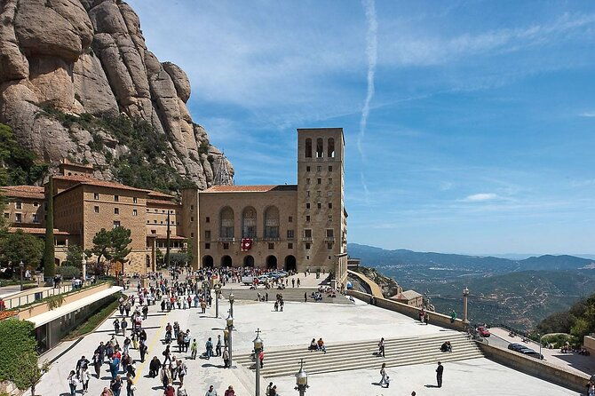 montserrat-private-tour-with-hotel-pick-up-from-barcelona