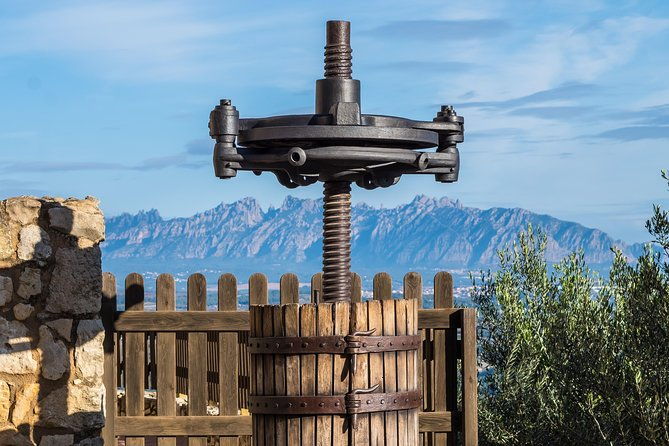 montserratvineyard-wine-tasting-small-group-tour-hotel-pickup