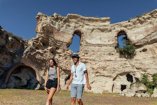 naples-scenic-pedal-assisted-ride-to-a-local-vineyard-with-meal