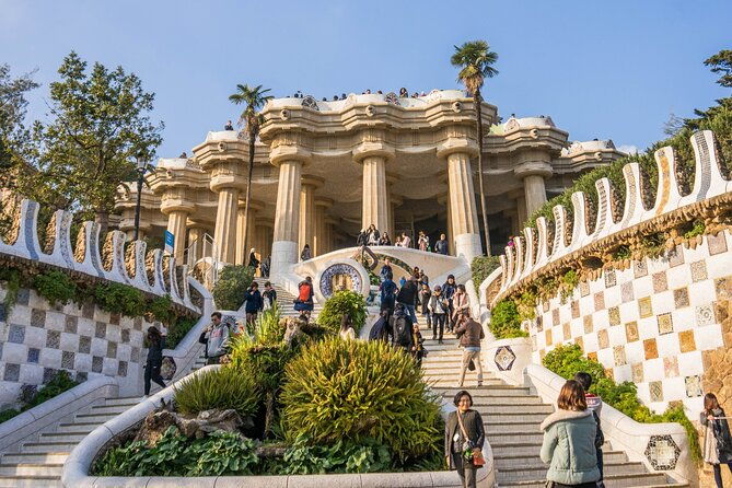 park-guell-guided-tour-with-skip-the-line-ticket-2