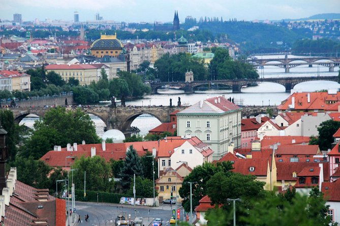 prague-bike-tour-stunning-viewpoints-castle-city-park