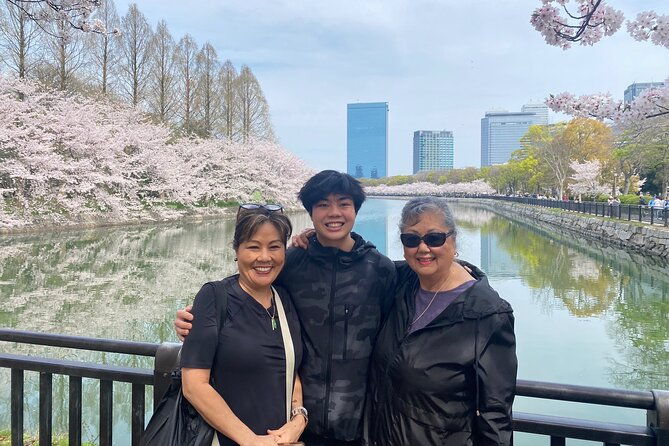 private-6-hr-food-tour-from-osaka-castle-to-kuromon-to-dotonbori