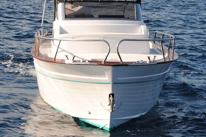 private-boat-tour-of-positano-and-amalfi-from-sorrento