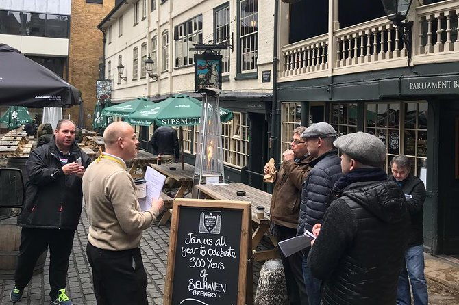 private-london-tours-by-experienced-guide-in-hybrid-london-taxi