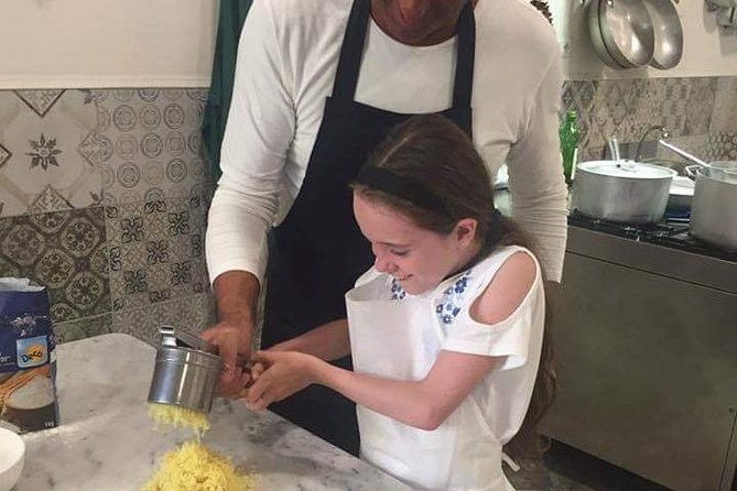 private-small-group-at-quanto-basta-school-in-sorrento-center