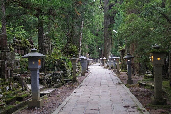 Private Tour at the Sacred Sites in Koyasan
