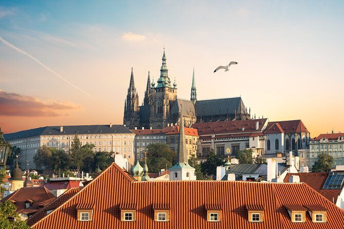 private-tour-explore-the-majestic-prague-castle-admission-incl