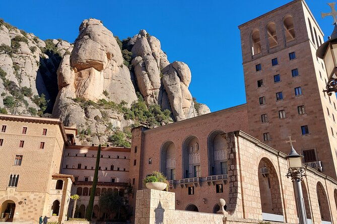 private-tour-in-montserrat-5h
