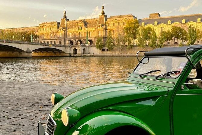 private-tour-paris-little-known-places-2-hours-in-citroen-2cv
