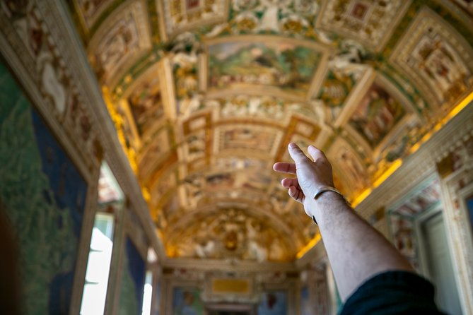 quick-access-private-guided-vatican-sistine-chapel-evening-tour