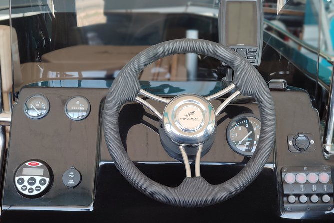 santorini-boat-rental-license-free-and-full-or-half-day-options