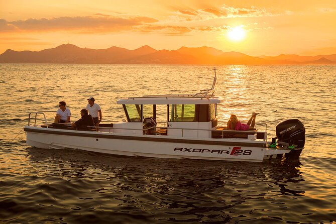 santorini-half-day-motorcruiser-private-cruise-incl-mealdrinks-free-transport