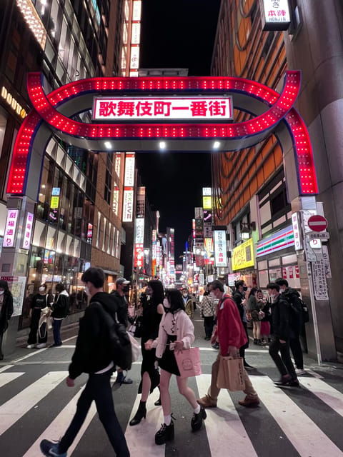 shinjuku-kabukicho-golden-gai-night-tour