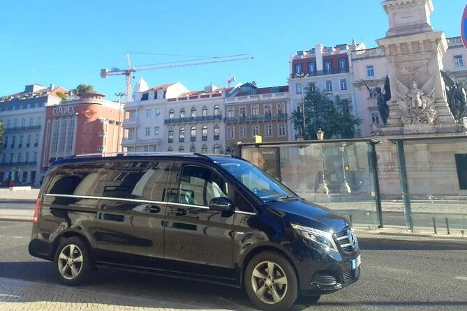 sintra-cascais-private-tour-from-lisbon-dinosaur-footprints-on-the-beach