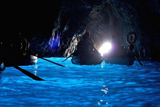 small-group-boat-tour-to-sorrento-coast-capri-blue-grotto