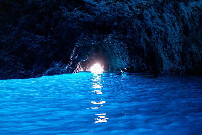small-group-tour-from-naples-to-blue-grotto-anacapri-and-capri