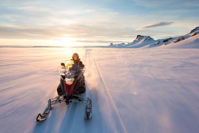 snowmobiling-on-langjokull-glacier-and-secret-lagoon-tour