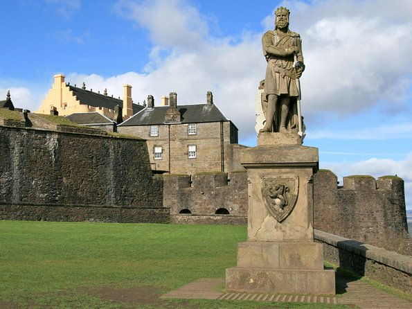 stirling-castle-and-whisky-very-small-group-tour-from-edinburgh