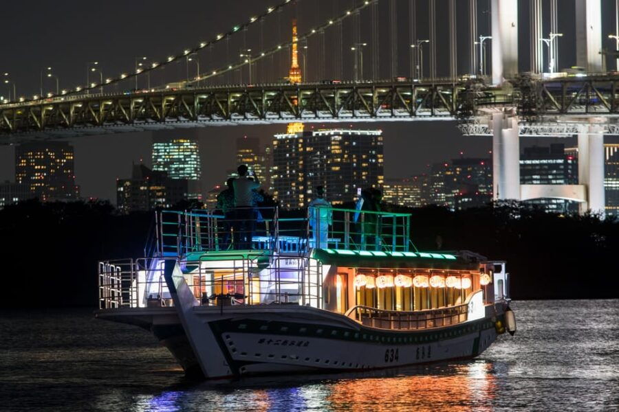 sumida-river-japanese-traditional-yakatabune-dinner-cruise