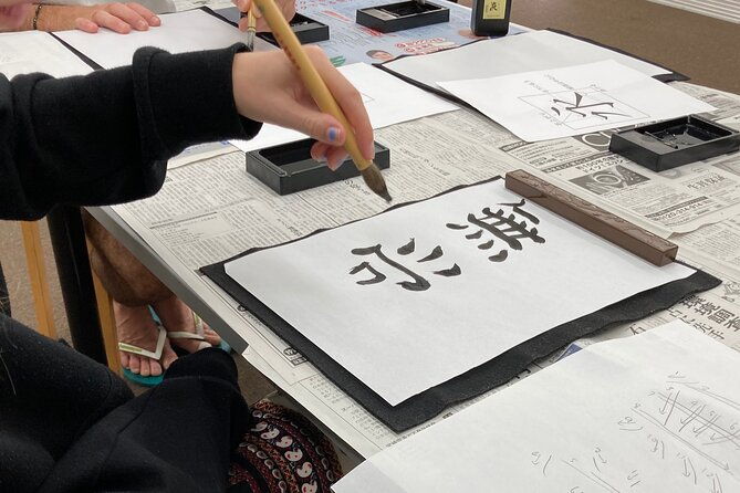 tokyo-calligraphy-and-kakejiku-hanging-scroll-workshop-2