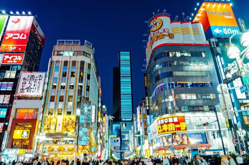 tokyo-shinjuku-private-walking-back-street-night-tour