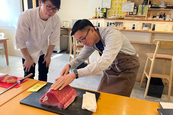 toyosu-tsukiji-market-and-making-sushi-workshop-tour