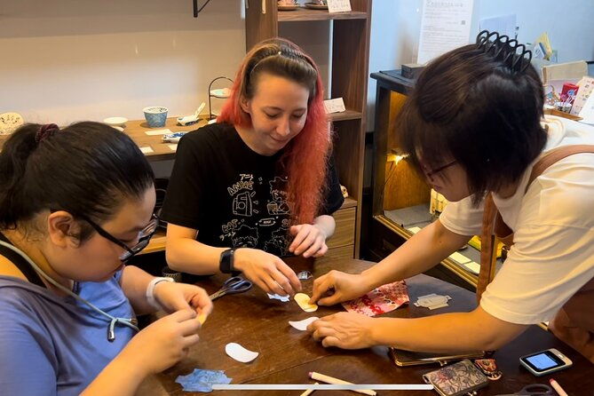 traditional-japanese-crafts-making-experience-in-tokyo
