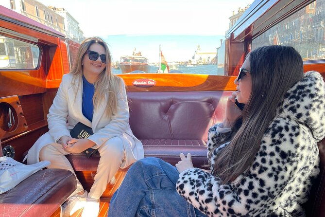 venice-marco-polo-airport-private-transfer-to-hotel-by-car-boat