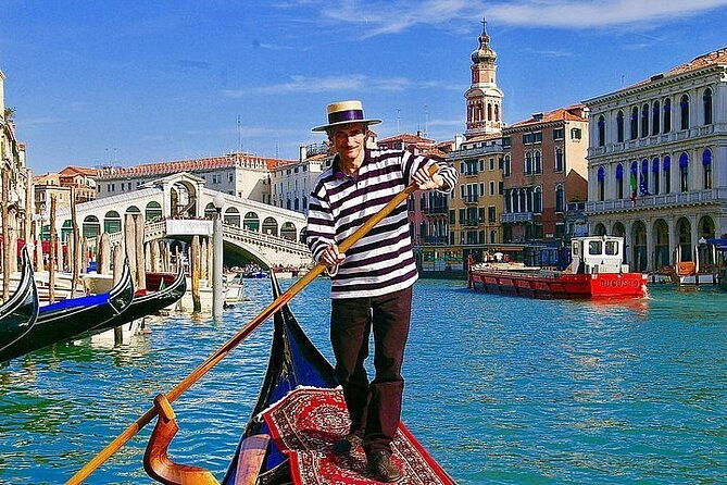 walking-tour-and-enchanting-gondola-journey-in-venice
