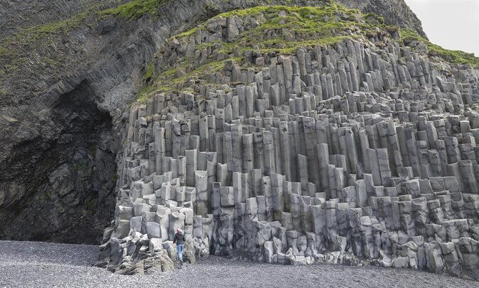 2-day-blue-ice-cave-glacier-lagoon-and-south-coast-tour
