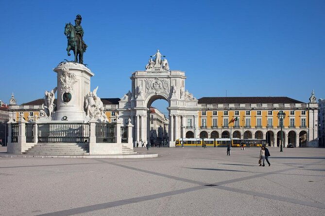 2-hour-lisbon-private-guided-tour-in-a-tuk-tuk