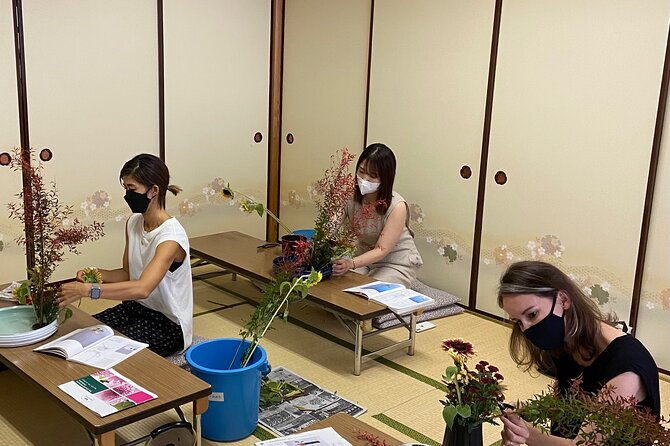 2-hours-flower-arranging-ikebana-class-temple-tokyo%e3%83%bbota-ku