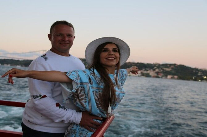 2-hours-bosphorus-cruise-boat-tour-in-istanbul