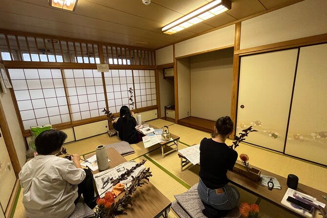 2-hours-flower-arranging-ikebana-class-temple-tokyo%e3%83%bbota-ku