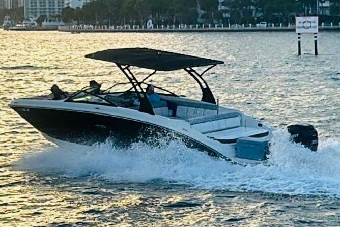 2-hours-private-miami-boat-tour-with-champagne