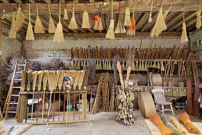 2-hours-tour-in-la-balaiterie-sweepers-house
