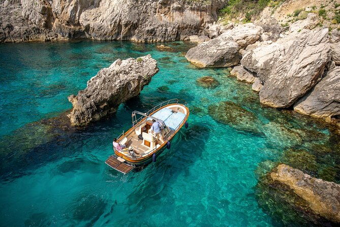 3-hour-private-boat-tour-of-capri