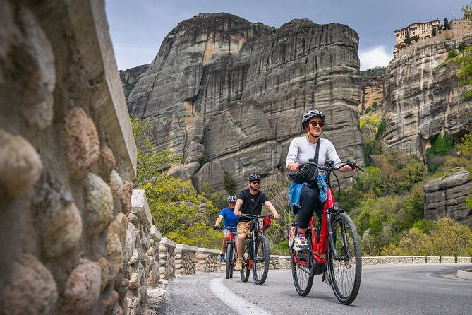 4-hour-tour-morning-highlights-of-meteora-on-e-bike