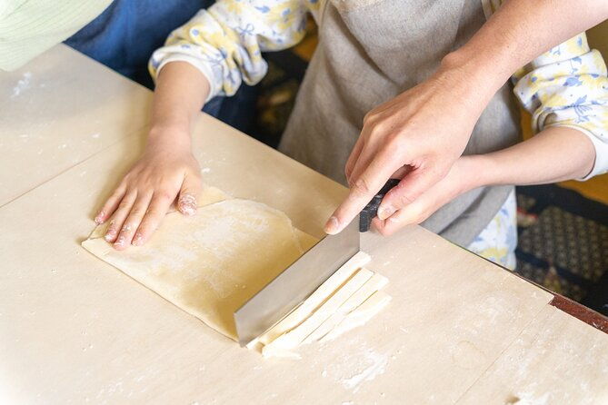 a-class-on-making-hoto-yamanashis-traditional-dish